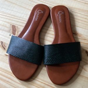 Queen sz 41 Sandals